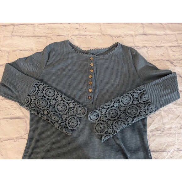 Ribbed Henley Top with lace cuffs Size L/XL SEE MEASUREMENTS - Picture 5 of 7